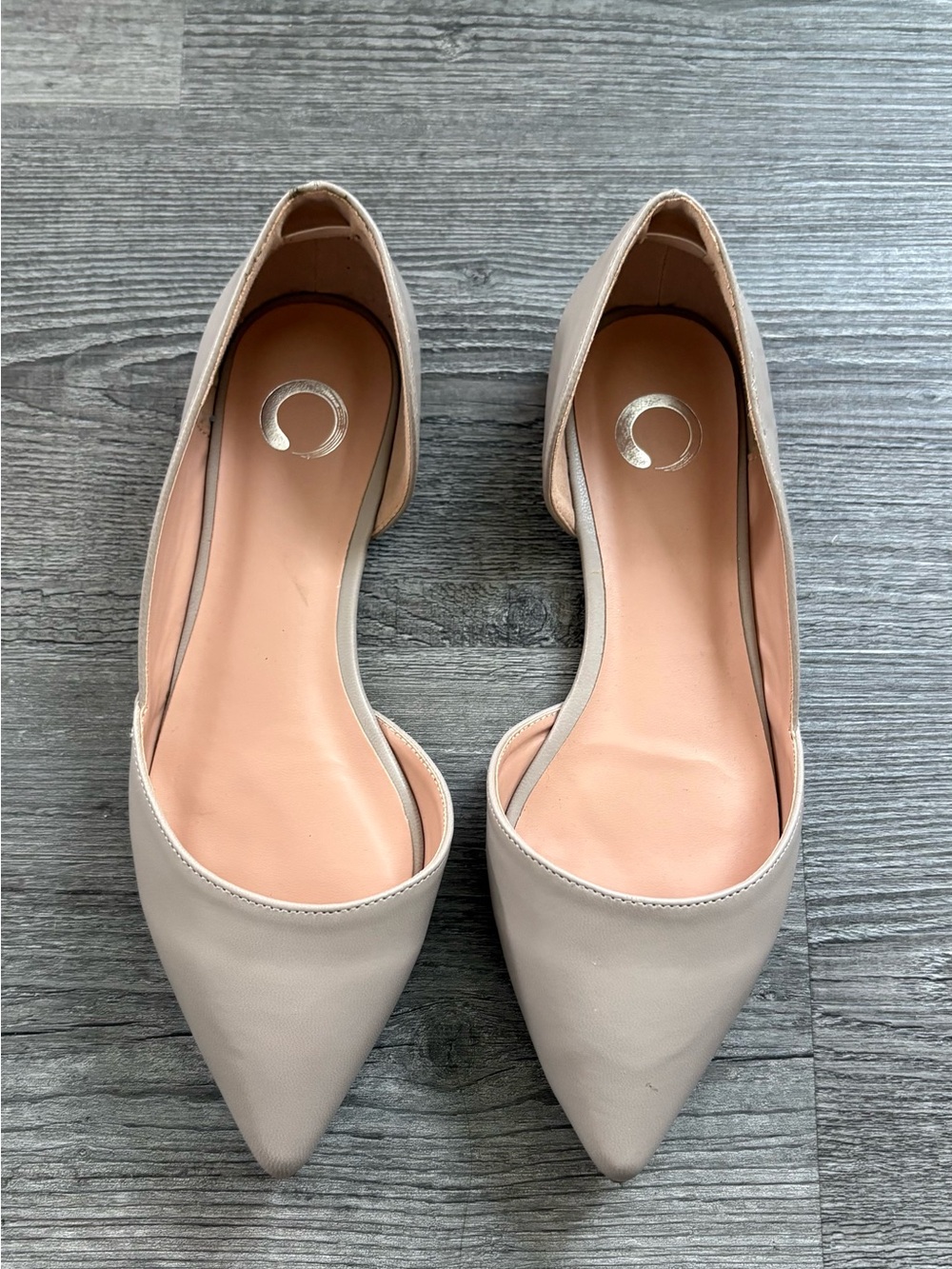 Women's Pointed Journee Collection Flats in Light Beige. Size 6.5